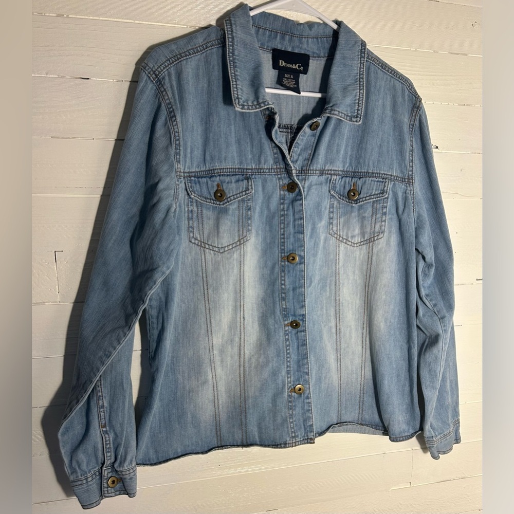 Denim & Co jacket, blue distressed fabric, women’s size XL. Great condition! - Picture 3 of 6